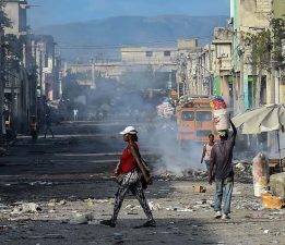 Fransa’dan çifte borç, dış müdahaleler ve yolsuzluk; altı maddede Haiti’yi yoksulluğa sürükleyen süreç