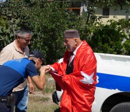 BÖYLE BAYRAK SEVGİSİ GÖRÜLMEDİ!