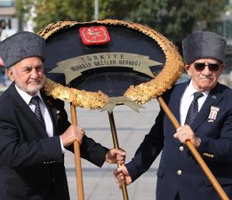 GAZİLER GÜNÜ ANITPARK’TA TÖRENLE KUTLANDI!