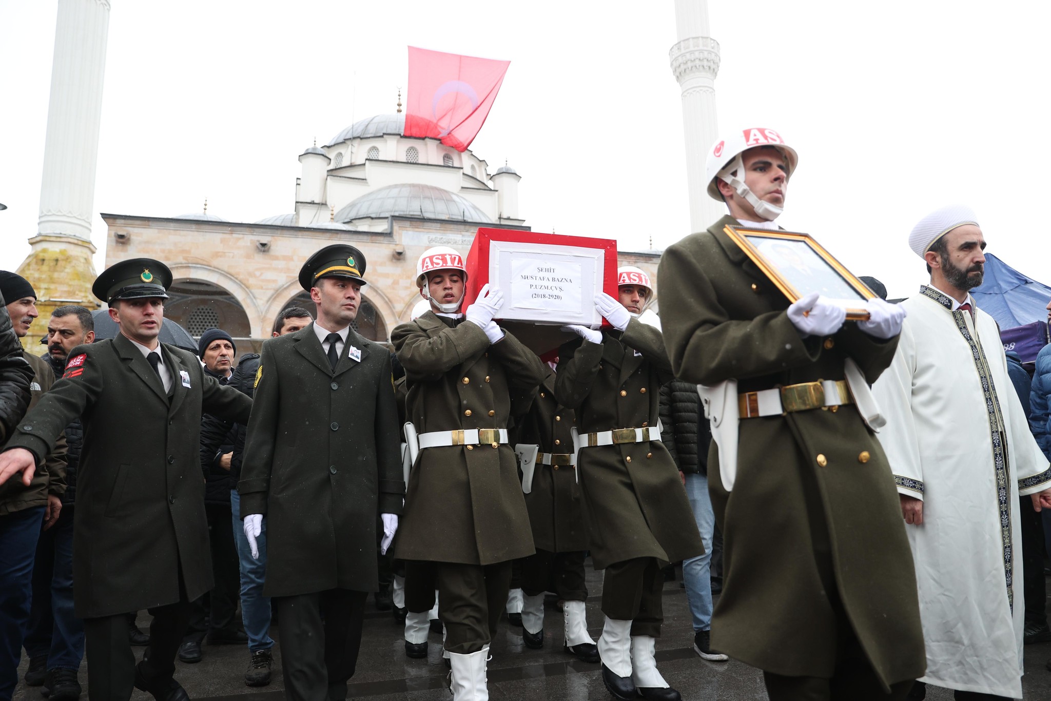 ŞEHİDİMİZ SON YOLCULUĞUNA UĞURLANDI!