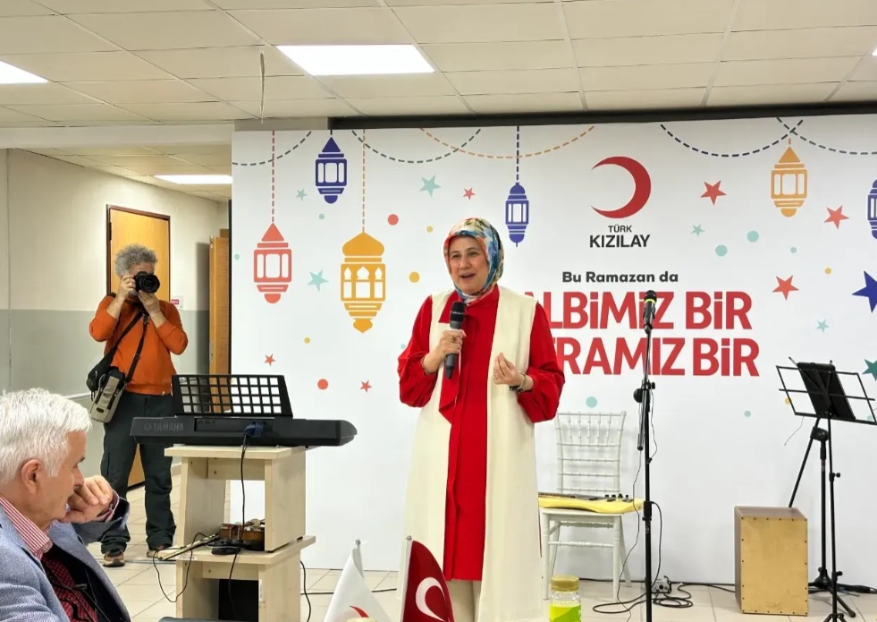 KIZILAY GENEL BAŞKANI HUZUREVİ SAKİNLERİ İLE İFTAR AÇTI!