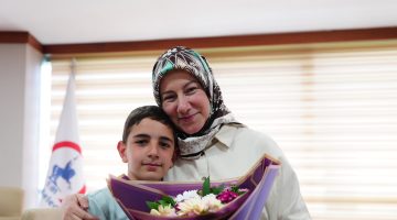 KALPLERE DOKUNAN ANNELER GÜNÜ!
