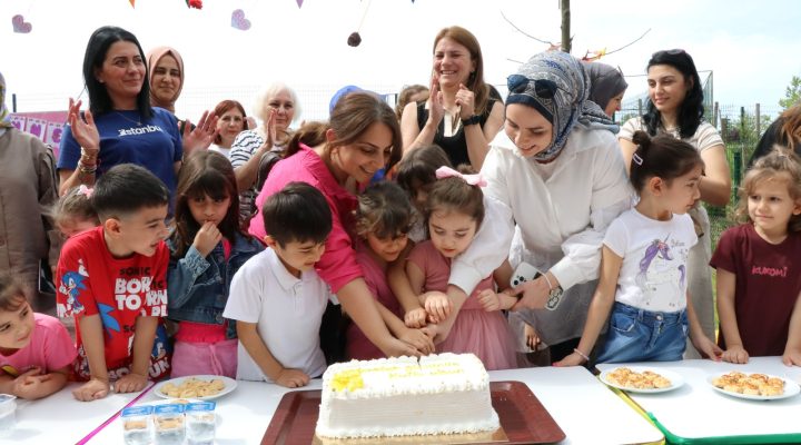 MİNİK ÖĞRENCİLER ANNELERİNİ UNUTMADI!