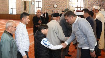VALİ ASLAN VATANDAŞLARLA CAMİDE BAYRAMLAŞTI!