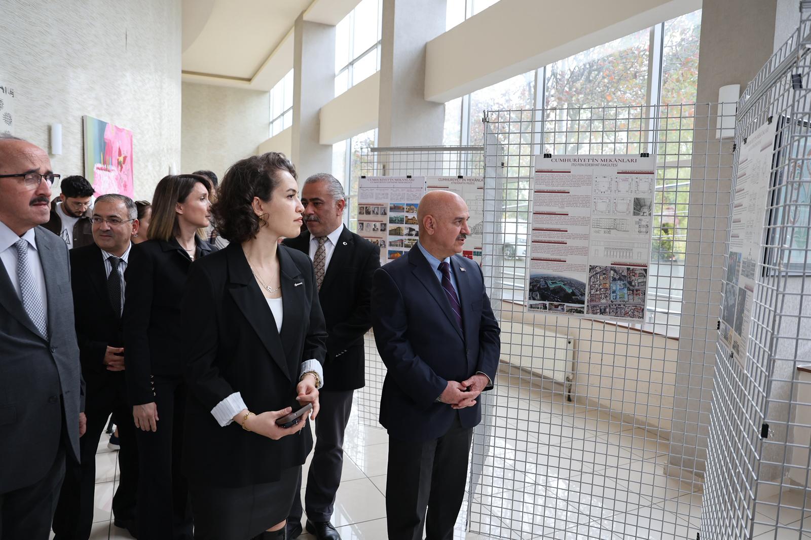 DÜZCE ÜNİVERSİTESİ’NDEN 29 EKİME ÖZEL SERGİ!