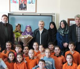 SABRİ ÖĞRETMENE UNUTULMAZ ÖĞRETMENLER GÜNÜ SÜRPRİZİ!