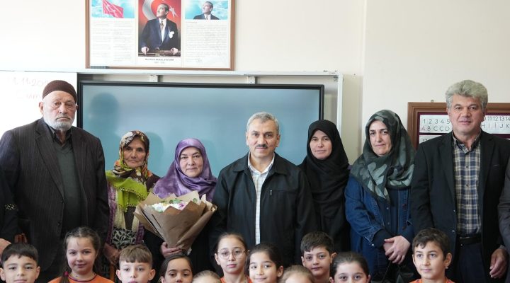 SABRİ ÖĞRETMENE UNUTULMAZ ÖĞRETMENLER GÜNÜ SÜRPRİZİ!