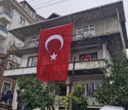 ŞEHİT POLİSİMİZİN BABA EVİNE ACI HABER VERİLDİ!