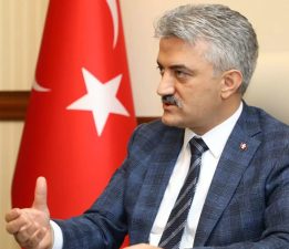 DÜZCE’NİN YENİ VALİSİ MEHMET MAKAS OLDU!