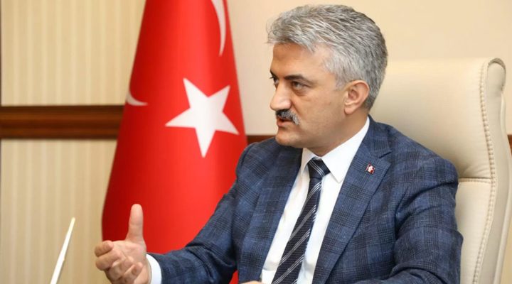 DÜZCE’NİN YENİ VALİSİ MEHMET MAKAS OLDU!