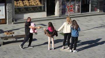 MİNİK YÜREKLERDEN KOCAMAN DÜRÜSTLÜK!